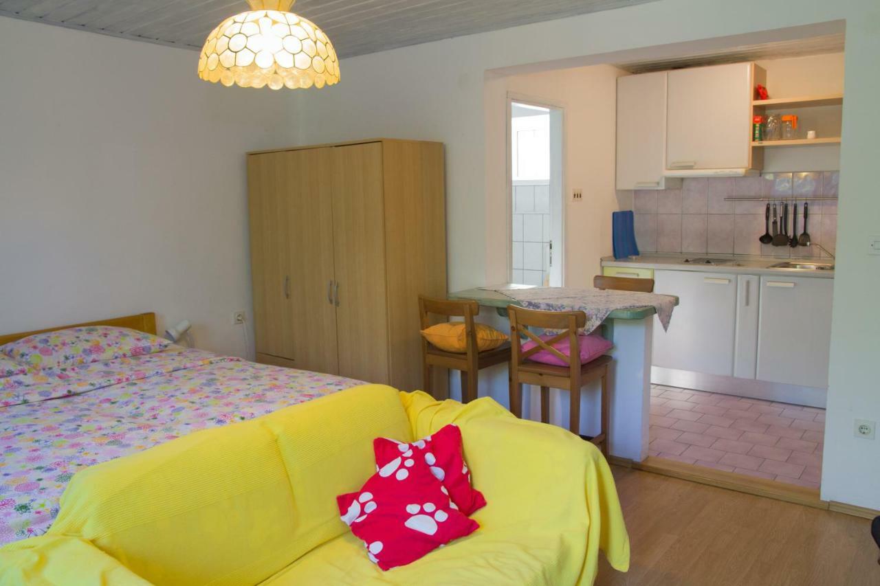 Karmen Apartment Veli Losinj Bagian luar foto